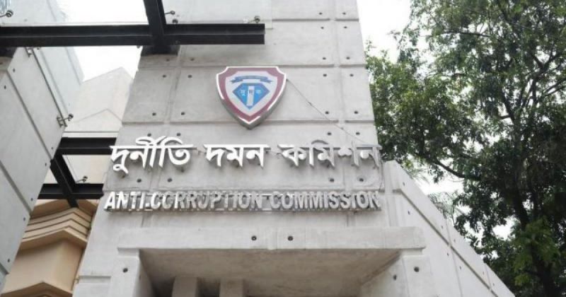 সাবেক পাঁচ সাংসদ ও তাদের পরিবারের দেশত্যাগে নিষেধাজ্ঞা